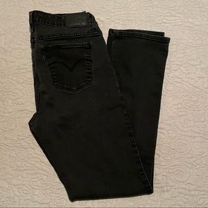 Women’s Black Levi jeans